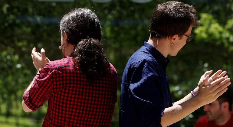 iglesias-errejon-espalda-reuters.jpg