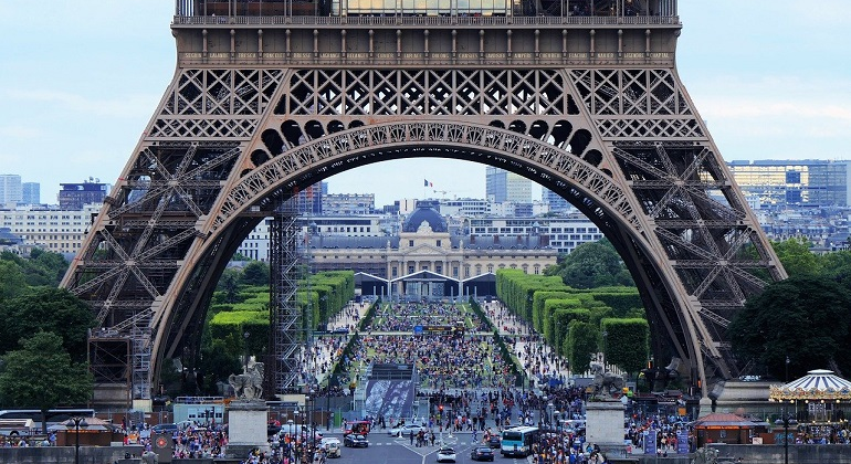 eiffel-torre-paris-francia-pixabay-770x420.png