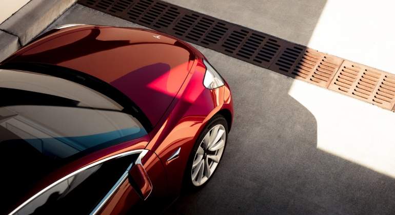 tesla-model-3-tesla-2.jpg