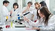 La falta de visibilización y la autoexigencia son dos grandes barreras para el papel de la mujer en la ciencia