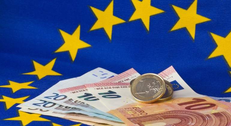 ue-bandera-billetes-dreamstime.jpg