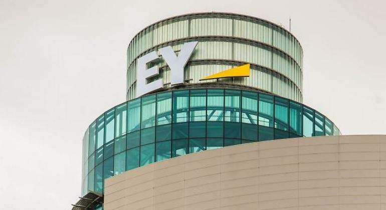 ey-770.jpg