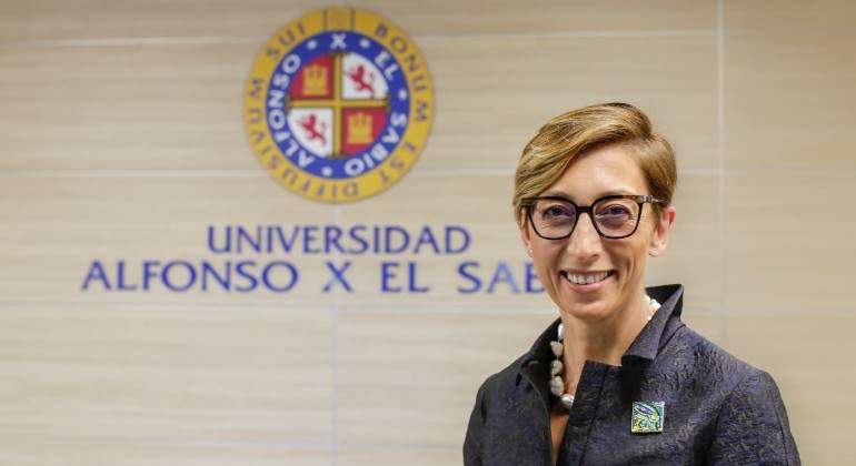 UAX-RECTORA-Y-FIRMAS-1-1.jpg