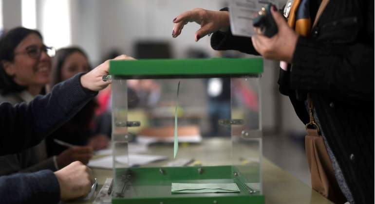 urna-elecciones-andalucia-efe.jpg