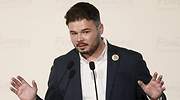 Rufián presume de que Sánchez está derrotado y por eso ERC le puede llegar a sentar en la mesa de diálogo