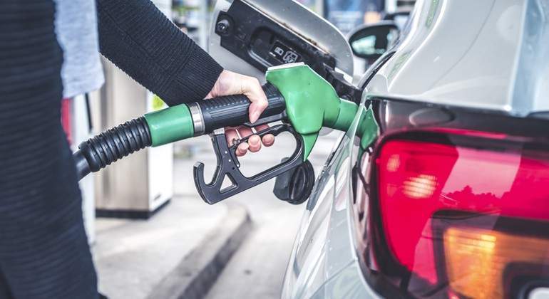 gasolina-dreamstime.jpg