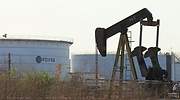 El derrumbe de la industria del petróleo en Venezuela es una historia que comenzó en los 90