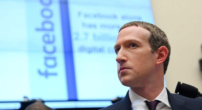 Zuckerberg-facebook-reuters.jpg