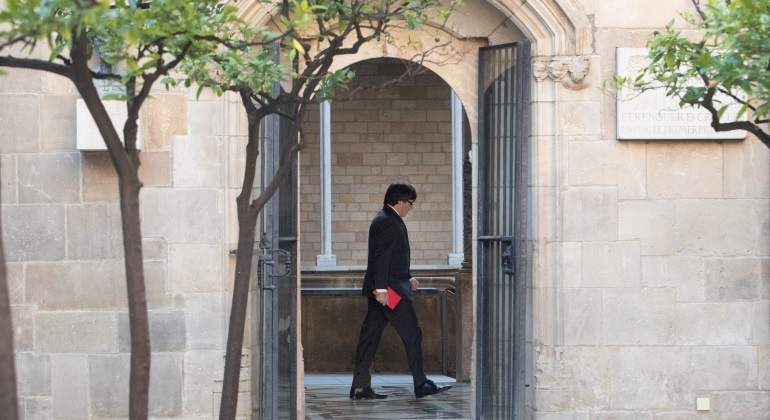 puigdemont-palacio-generalitat-efe.jpg