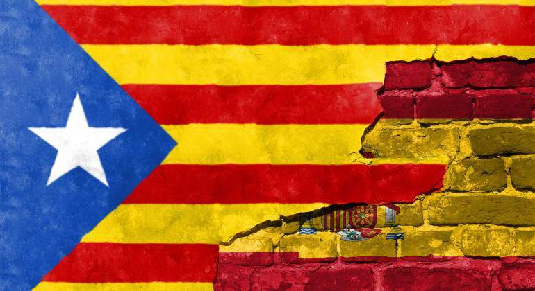 catalunya-estelada-espana-muro-770-dreamstime.jpg