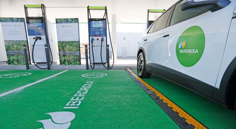 iberdrola_electrolinera_elche.jpg