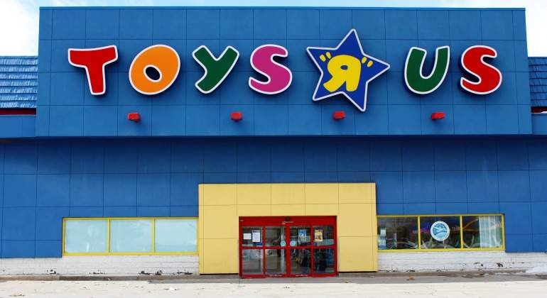 toys-r-us-fachada-decadencia.jpg