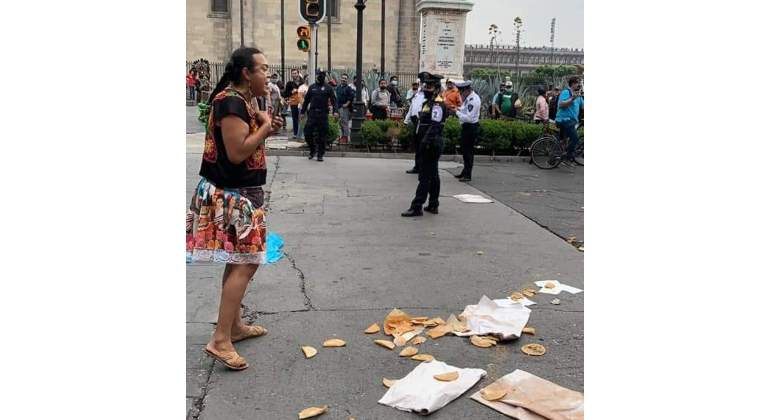 lady-tacos-de-canasta-ambulantes-centro-historico-sheinbaum.jpg