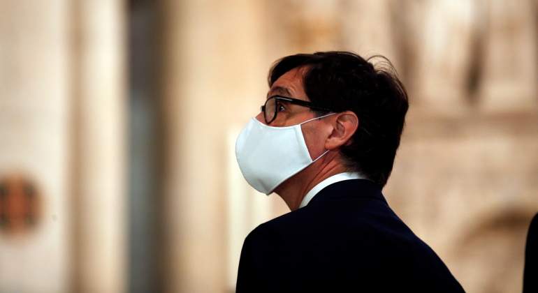 salvador-illa-perfil-mascarilla-reuters.jpg