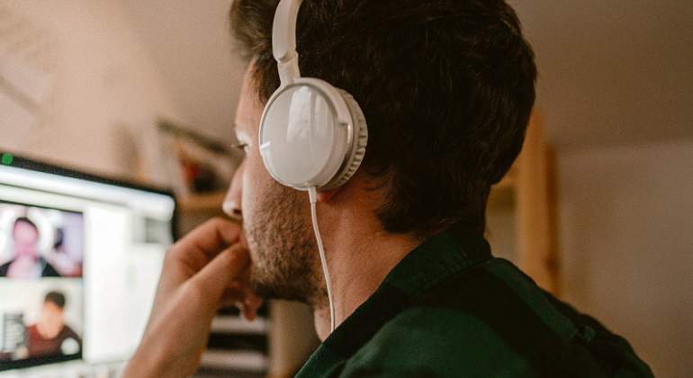 teletrabajo-cascos-istock.jpg