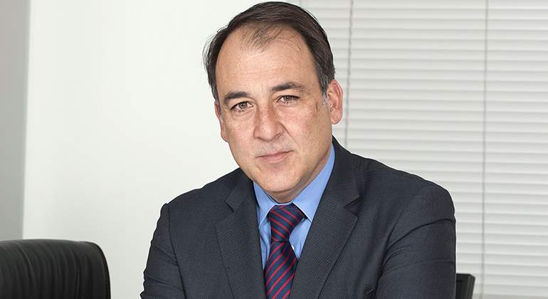 Luis-Mora-Capitanw.jpg