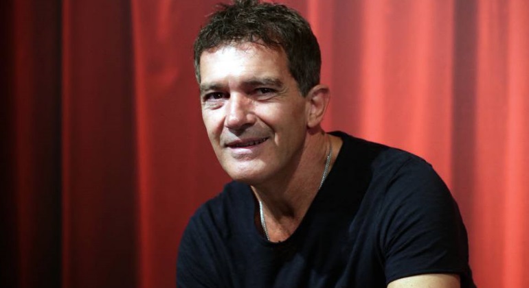 antonio-banderas-bar-770.jpg