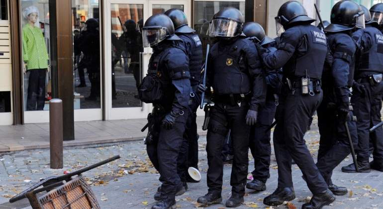 mossos-girona-6dic18-efe.jpg