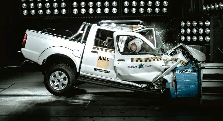 Nissan-NP300-Hardbody-2018-2.jpg