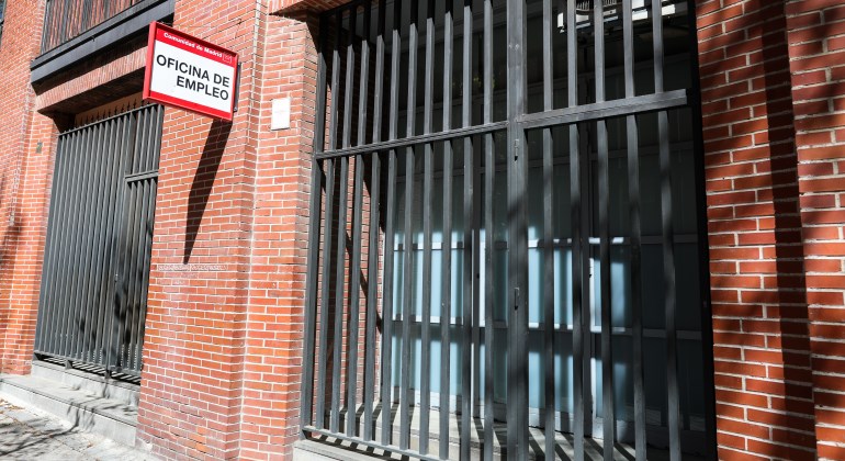 oficina-empleo-cerrada-ep.jpg