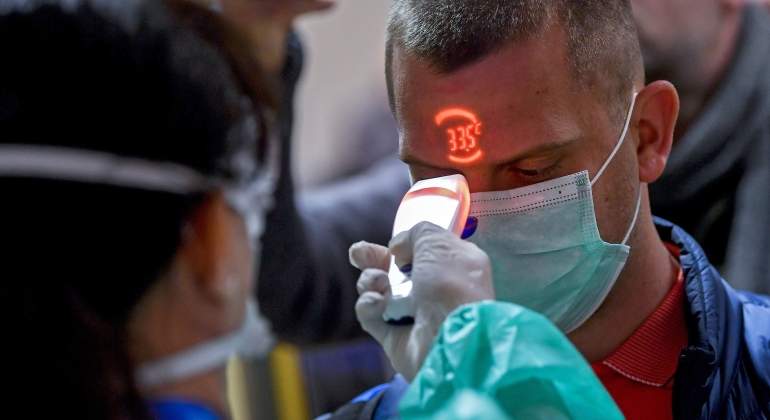 coronavirus-temperatura-medidor-reuters.jpg