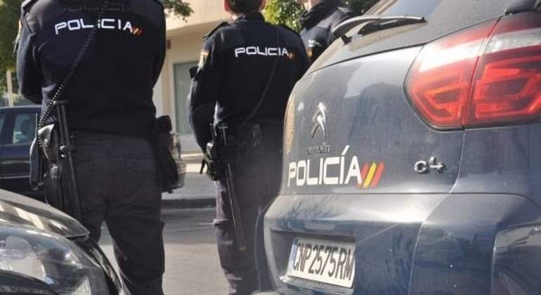 policia-nacional-con-coche-ep.jpg