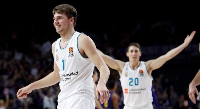 Doncic-celebra-canasta-barcelona-2017-efe.jpg