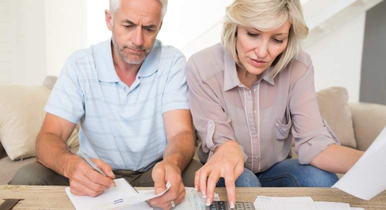 pareja-calculadora-dreamstime.jpg