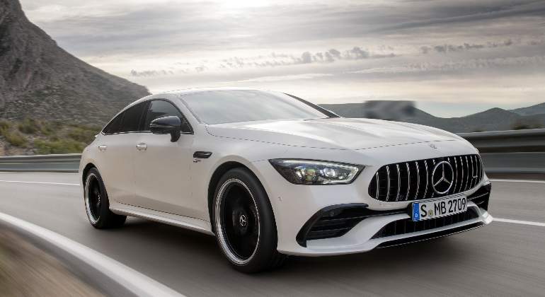 Mercedes-AMG-GT-53-4MATIC-2018-01.jpg