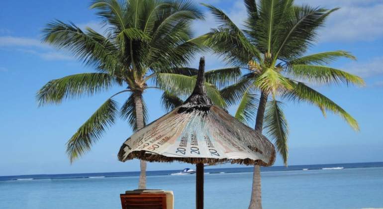 paraiso-fiscal-palmeras-alamy.jpg