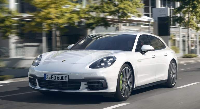 porsche-panamera-SportTurismo-2017-01.jpg