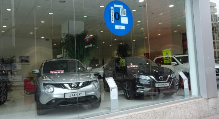 electricos-venta-etiqueta-cero-nissan.jpg