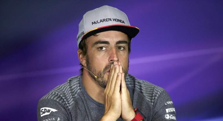 Alonso-manos-rp-2017-efe-Barcelona.jpg