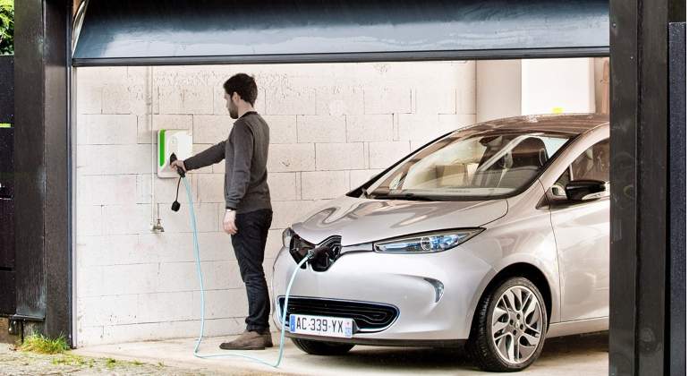 renault-zoe-cargando-casa.jpg