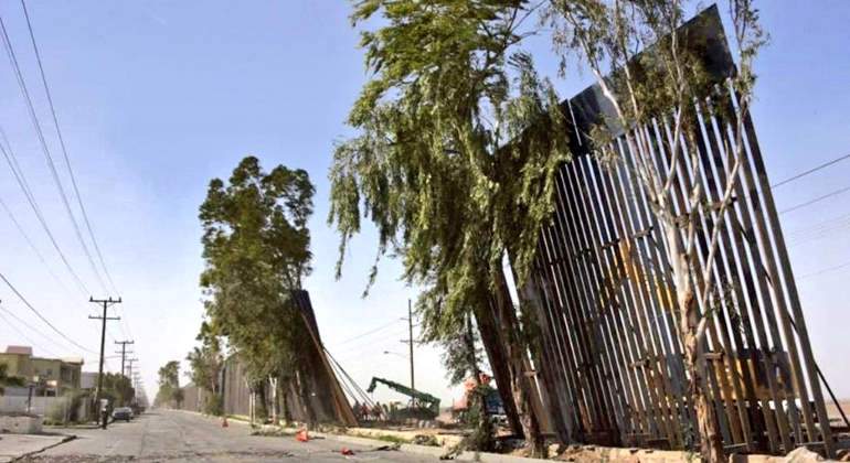Muro-de-Trump-cayendo-Especial.jpg