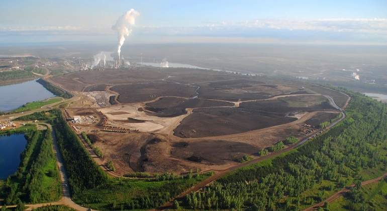 suncor-pond-alberta-arenas-bituminosas-770x420.jpg