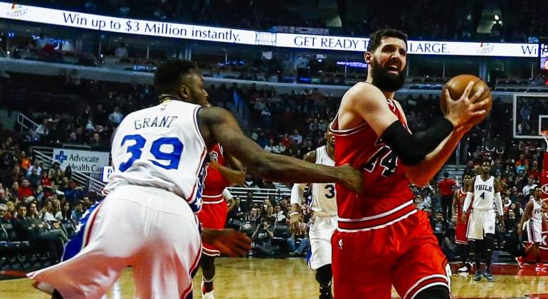 Mirotic-entra-canasta-2016-efe.jpg