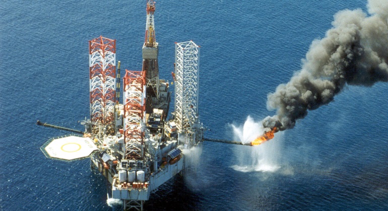 plataforma-petroleo-mar.jpg