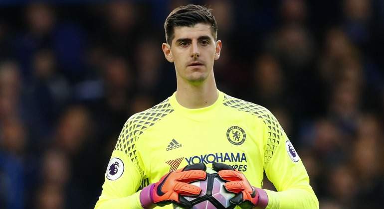 Courtois-atrapa-balon-2016-Reuters.jpg