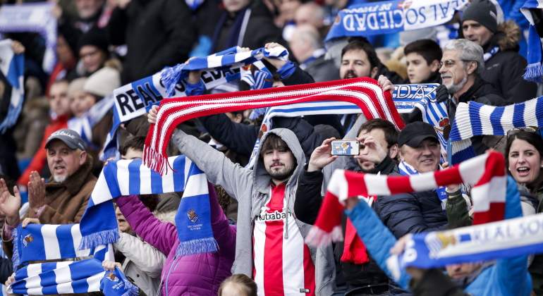 real-sociedad-athletic-aficionados-bufanda-getty.jpg