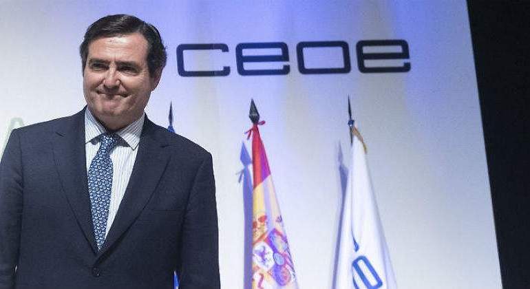 700x420_garamendi-banderas-ceoe.jpg