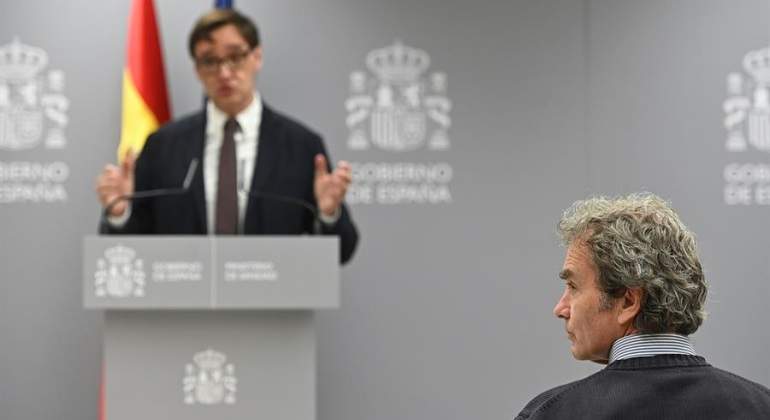 salvador-illa-fernando-simon-sanidad-efe.jpg