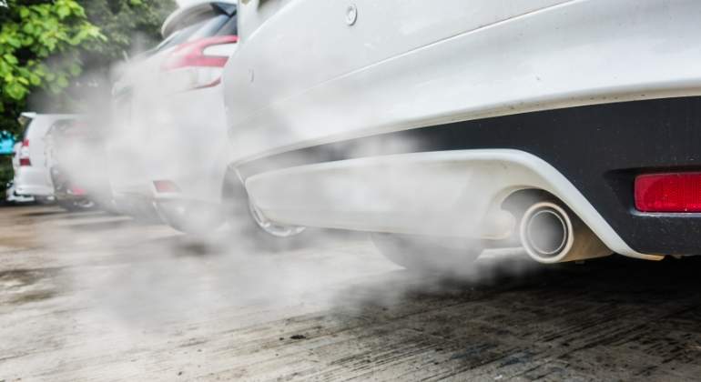 tubo-escape-coches-humoblanco.jpg