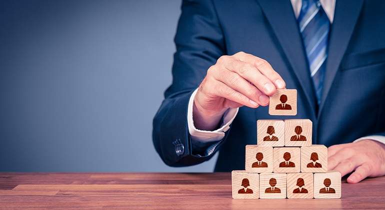 770-x-420-Grupo-de-empresas-escalafon-Istock.jpg