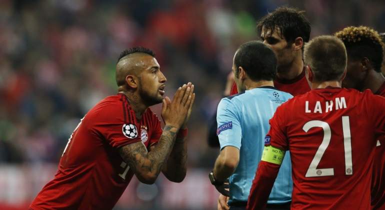 Vidal-reclama-arbitro-2016-reuters.jpg