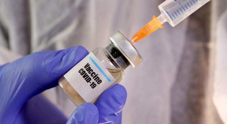 vacuna-coronavirus-covid-19-bote-jeringuilla-reuters-770x420.jpg