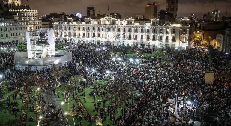 peru-lima-protestas-12nov-efe.jpg