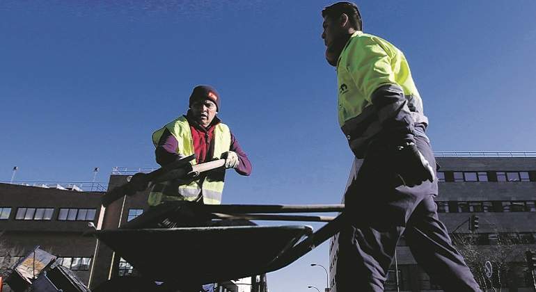 770-x-420-Trabajadores-en-una-obra-Reutrers.jpg