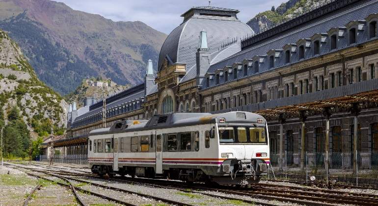 estacion-canfranc.jpg