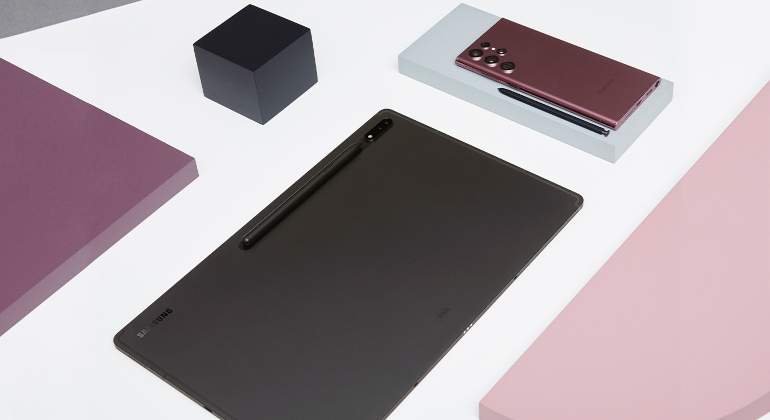Samsung_Galaxy-S22-Ultra-and-Tab-S8.jpg